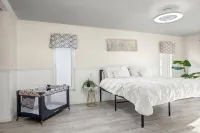 Oasis on the Gulf, screened pool, sunset, kayaks! - 3-Star