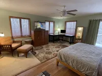 Secluded Mid-Century 10 minutes from Devils Lake State Park, Baraboo & skiing - 4성급