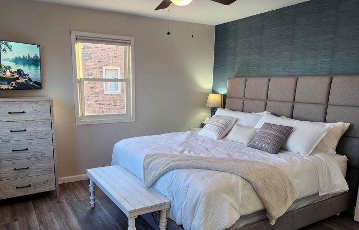 Escape to Spicer and enjoy stunning lake views from this comfortable 2-bedroom!