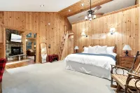 Lake Escape; Sleeps12, Hottub, Gameroom & Utv, Direct Snowmobile - Homestays
