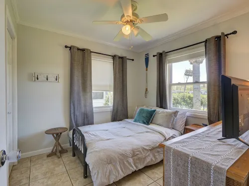 Lakeside Landing on Lake Dora w/ Boat Dock - 3-Star