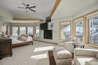Ski to Lift/Walk-in 7 Bedrooms & 10 Baths, Hot Tub, Theater, Gym