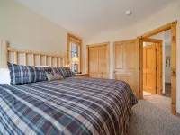 Slope Views, Cozy 2 King Beds, Pinball, Short 5 minute Walk to Everything! - 2 stjerner
