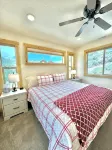 New Rental. Sleeps 8. Family Getaway with Great Views of Panguitch Lake & Sunset - Alphydda