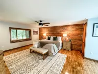 Beautiful Riverfront Home - 3 estrellas