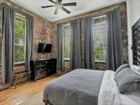 A Cleveland Modern and Historic Apartment Hotels near Cleveland Hopkins International Airport