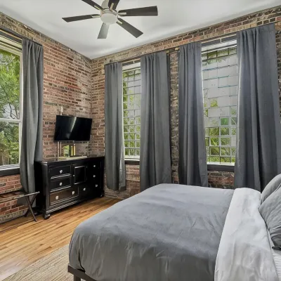 A Cleveland Modern and Historic Apartment Hotels near Cleveland Hopkins International Airport