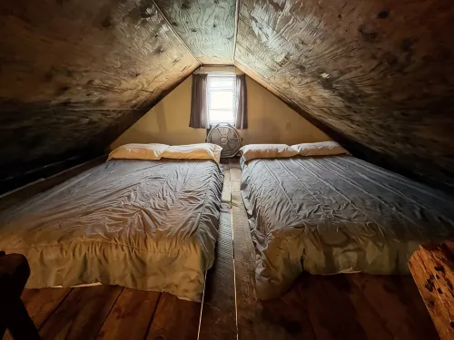Quaint old fashioned cabin, Loft, Grill, Fire Pit! - Chalets