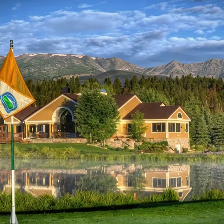 Grand Timber Lodge