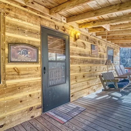 Private - Spacious- Creek Lined Cabin