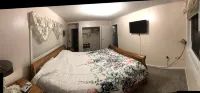 3 bed 2 bath house w/ covered parking spot and fenced backyard. - 3 estrellas