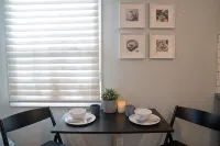 Modern Private Cozy Suite - Mins from Everything - Homestays