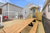 Seaside Heights Cottage- Back Unit, 2 Bedrooms, 1 Bath, Sleeps 4 - 4-Star