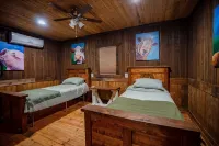 Quiet Country Rustic Cabin - Chalets