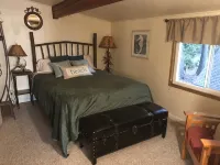 Lake front chalet-incredible view, sleeps 12! - Chalets