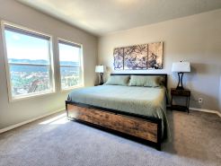 Grandview Getaway offers spectacular views overlooking the Clearwarter river.