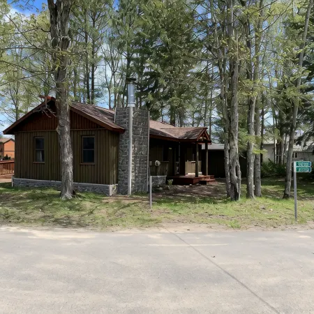 La Vita e Bella -Life is Good- at this pet friendly Northwoods escape