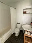 Historic Flat - 2 minutes from Cincinnati - balcony