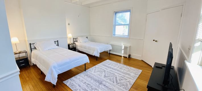 Beautiful, spacious, and centrally located - 25 minutes from the heart of NYC. Hotels in Yonkers