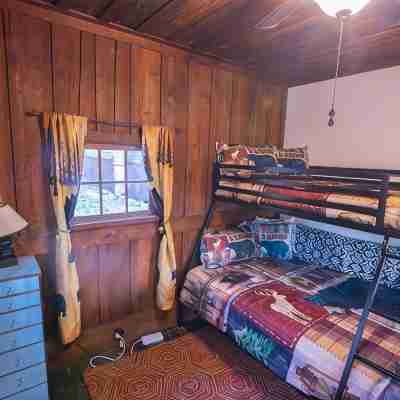Rustic Retreat / Fireplace / Casino / Camelback - Close to everything! Rooms