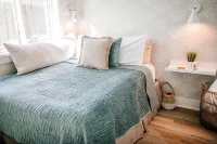 Rave Reviews Walk to Downtown Dunedin & Waterfront Pets Ok -Barefoot Parrot 1 - 3-stjärniga