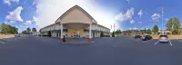 Douglas Inn & Suites - parking