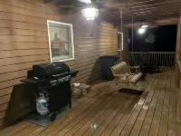 Beautiful Bryson City Oasis ~ Creek on Property - シャレー