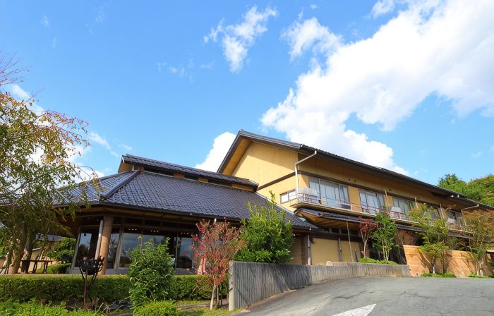 Tenjuku No Mori Keigetsu