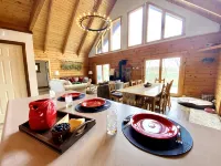 Cozy Creekview Cabin - Berkeley Springs, WV - 4-Star