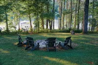 Modern Cottage on Lake Chatuge • N Georgia Lakefront w/Private Dock • Sleeps 8 - 4-Star