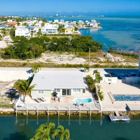 Waterfront, oceanview renovated pvt. 3 bedroom, 3.5 bath with pool and dockage.