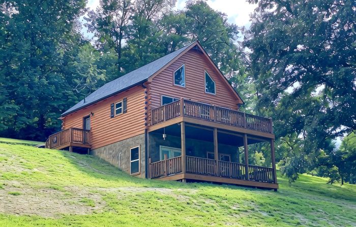 Smoky Hideaway • 2Bed 2Bath Cabin • Peaceful Retreat