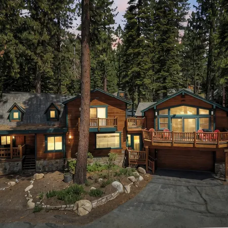 Hot Tub - Game Room - 14 beds - Across from Lake Tahoe