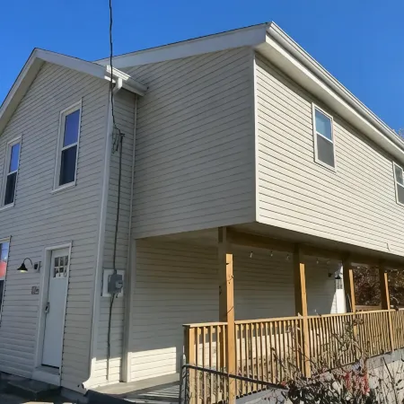Renovated Covington Home Near Devou w/ King Bed, 5 minutes to Downtown Cincy!