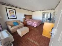 Studio 9 Inn & Suites - 2-Star