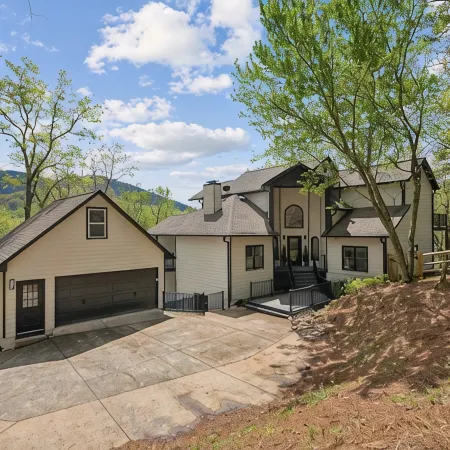 Dream Home in Jasper – 5 bedroom Stunner with Space & Style