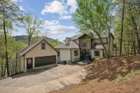 Dream Home in Jasper – 5 bedroom Stunner with Space & Style - Uima-altaat