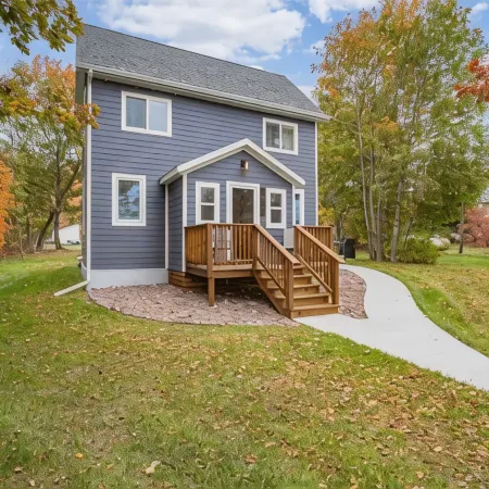 Entire Home Near Lake Superior