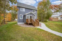 Entire Home Near Lake Superior - 2-Star