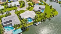 Cocoa Beach Coral Retreat waterfront 3 BR /2.5 BA - 4성급