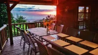 VERY PRIVATE, expansive ocean VIEWS, close to BEST BEACH - 3-Star