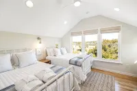 Newly Remodeled, 5 Br, Across from South Beach.  Shoals & Bhi Clubs Available - ビーチサイド