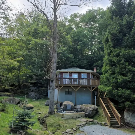 New Kitchen! ‖ Hot Tub Coming August 7th! ‖ 2 Mins to Slopes ‖ Paved Road Access