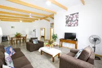 Muri Homeland Villa N2 - Villas