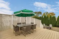 The ARLO - Walk to Brewery and Restaurants - 3-Star