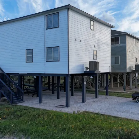 Beachfront!! with Private Access to Beach