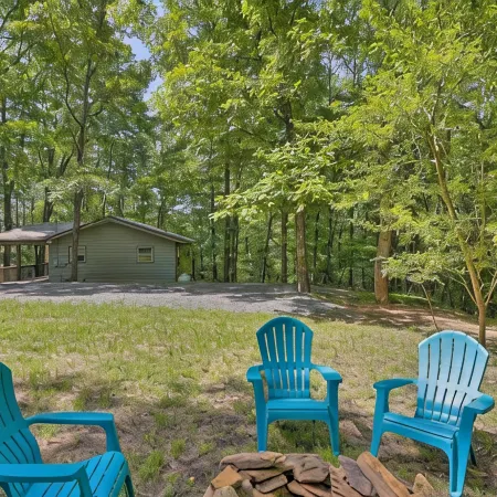 Scenic Murphy Escape with Hot Tub and Fire Pit!