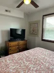 Charming 3-bedroom house with outdoor space & steps to the beach! - Parvekkeita