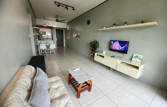 Modern Comfy Suite Room-9Pax by Moowin