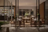 R48 Hotel and Garden - 5-Star